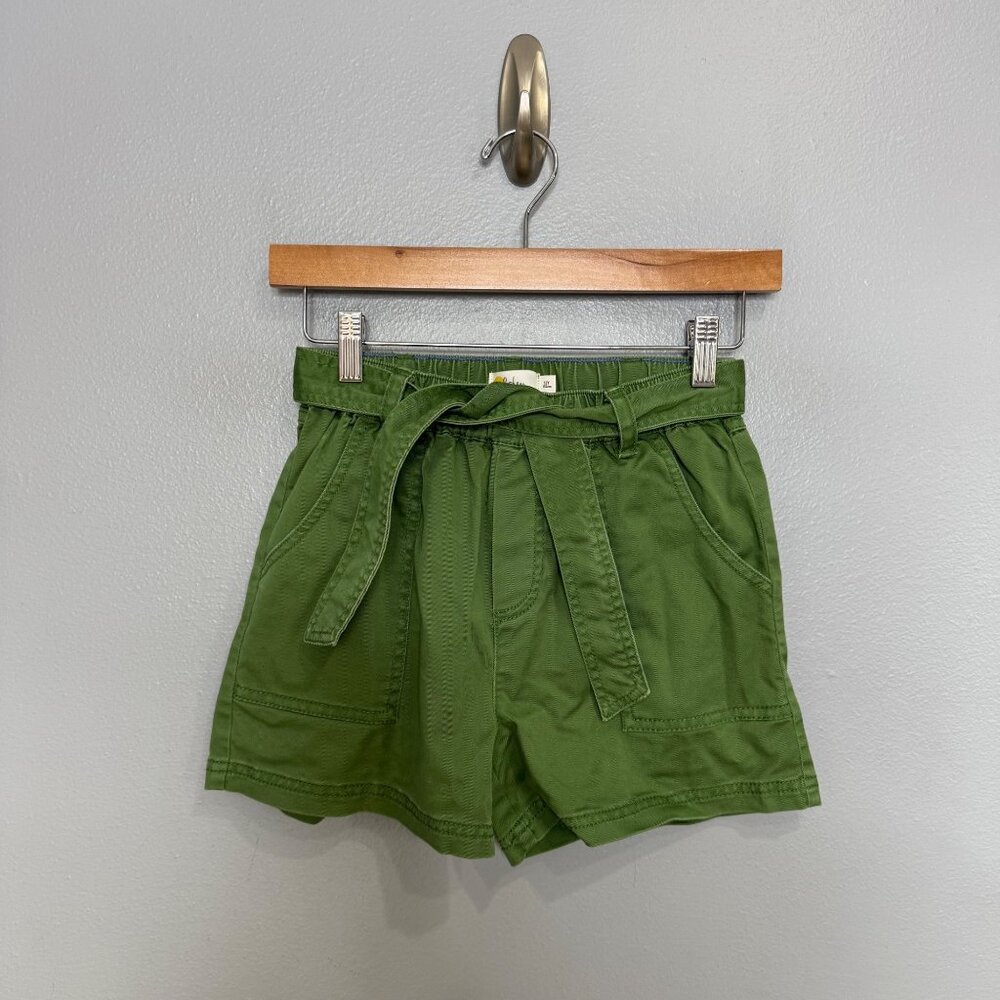 BODEN girls tie waist olive chino shorts size 12
